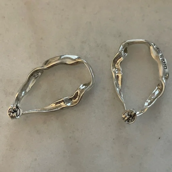 Uno de 50 XL organic shape hoop circle earrings - Picture 5 of 6